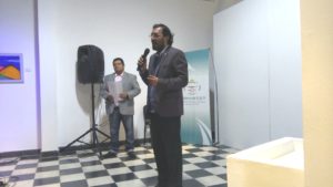 Luis Medina Zar durante la apertura de exposición “Iluminando Mundos”