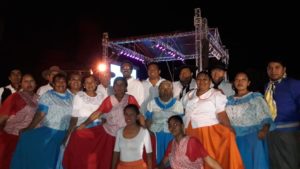 III Festival “Rodeito le canta a María” - Medina Zar y Orellana junto a unos de los Ballet que participo en la noche artística